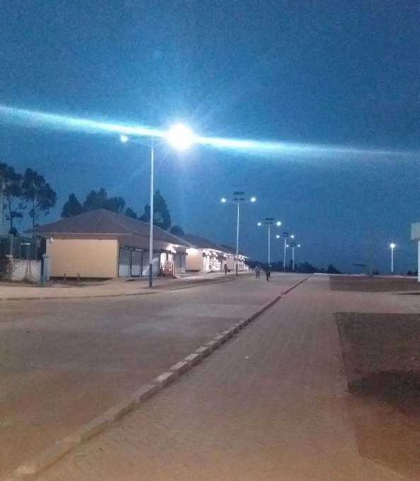 鄂城区非洲科特迪瓦太阳能路灯工程